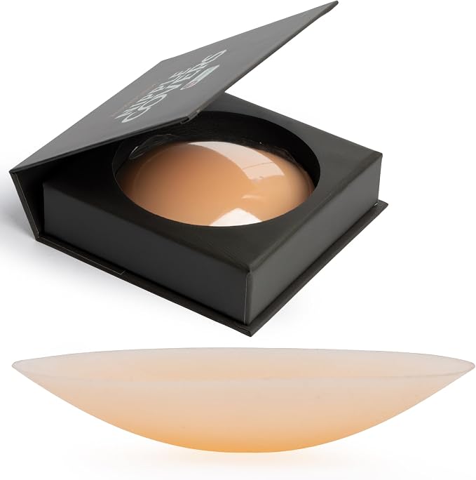 Actual XLUXEVOGUE Warm Crème silicone nipple covers and black travel packaging